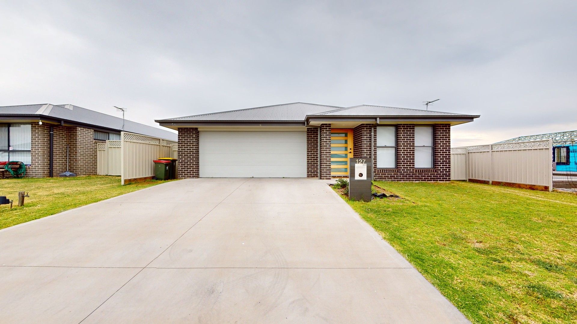 4 bedrooms House in 127 Champagne Drive DUBBO NSW, 2830