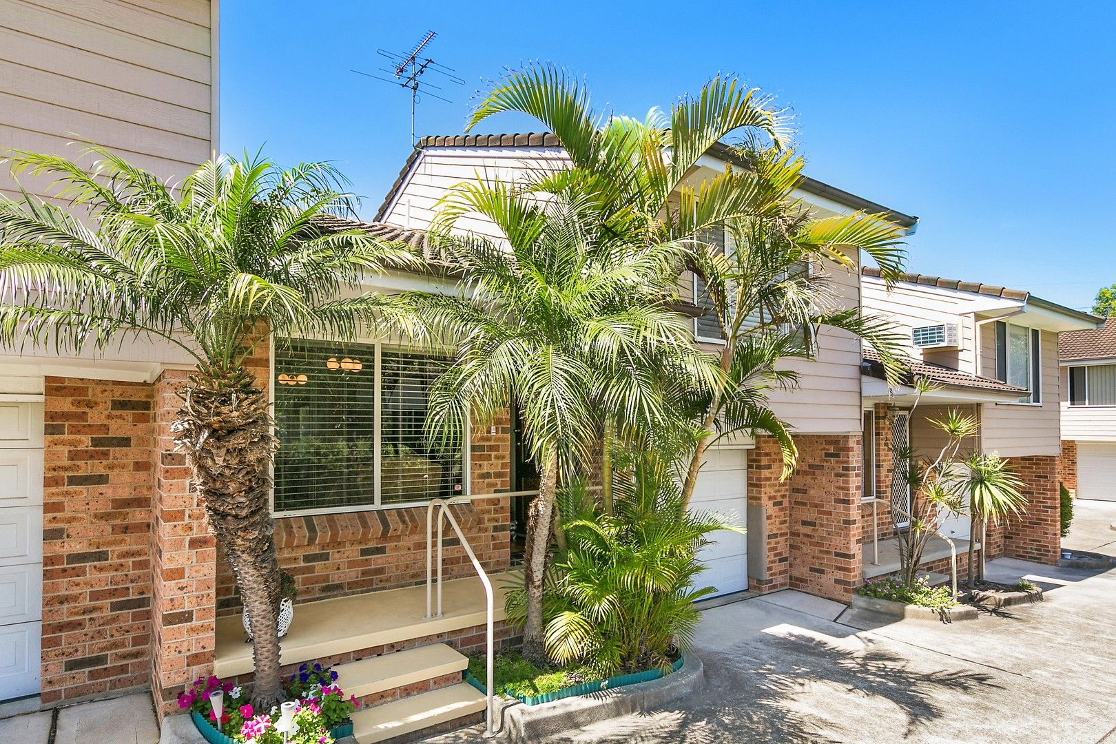 2 bedrooms House in 2/16 THOMAS STREET CARDIFF NSW, 2285