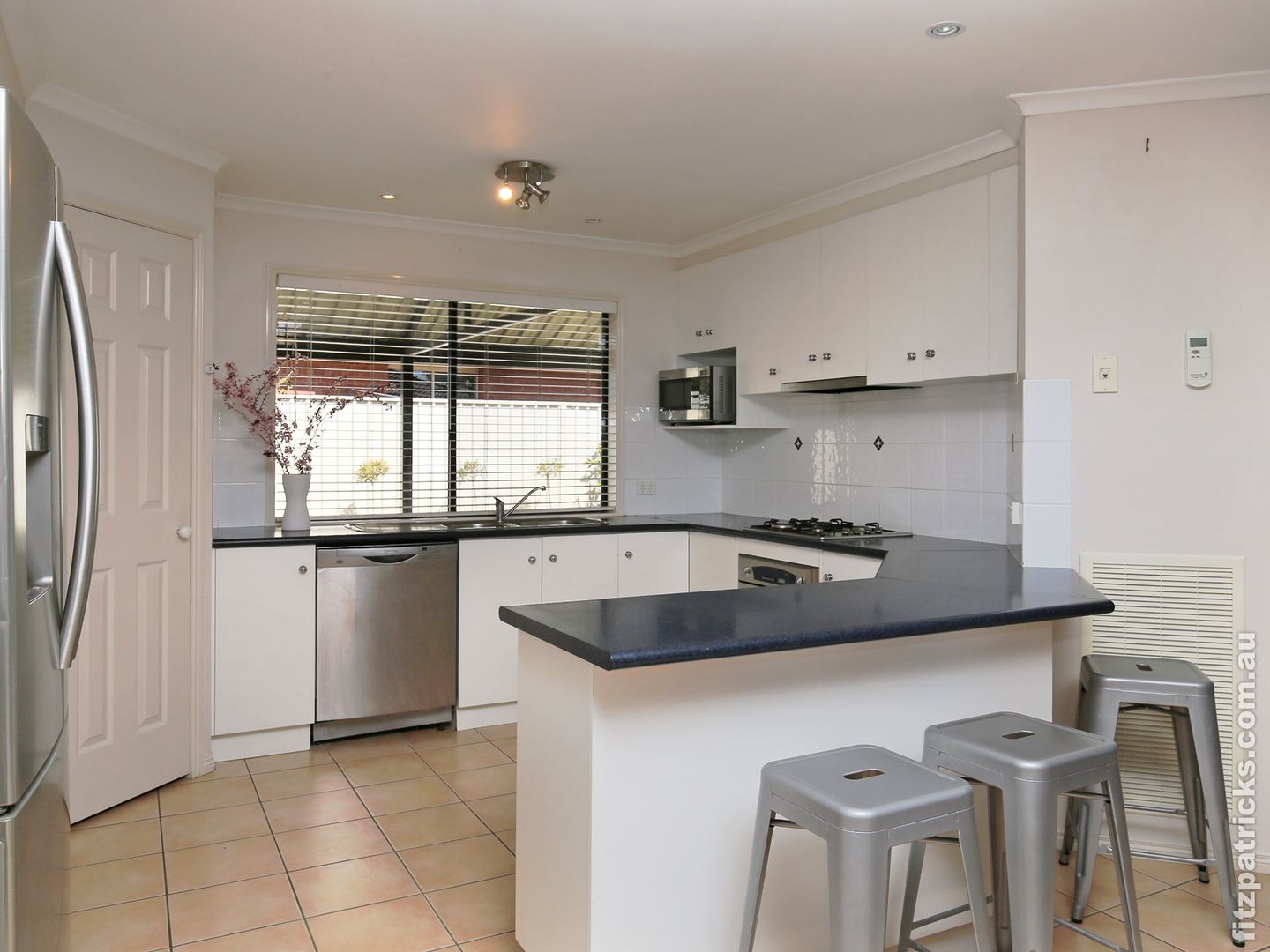 63 Yentoo Drive, Glenfield Park NSW 2650, Image 1