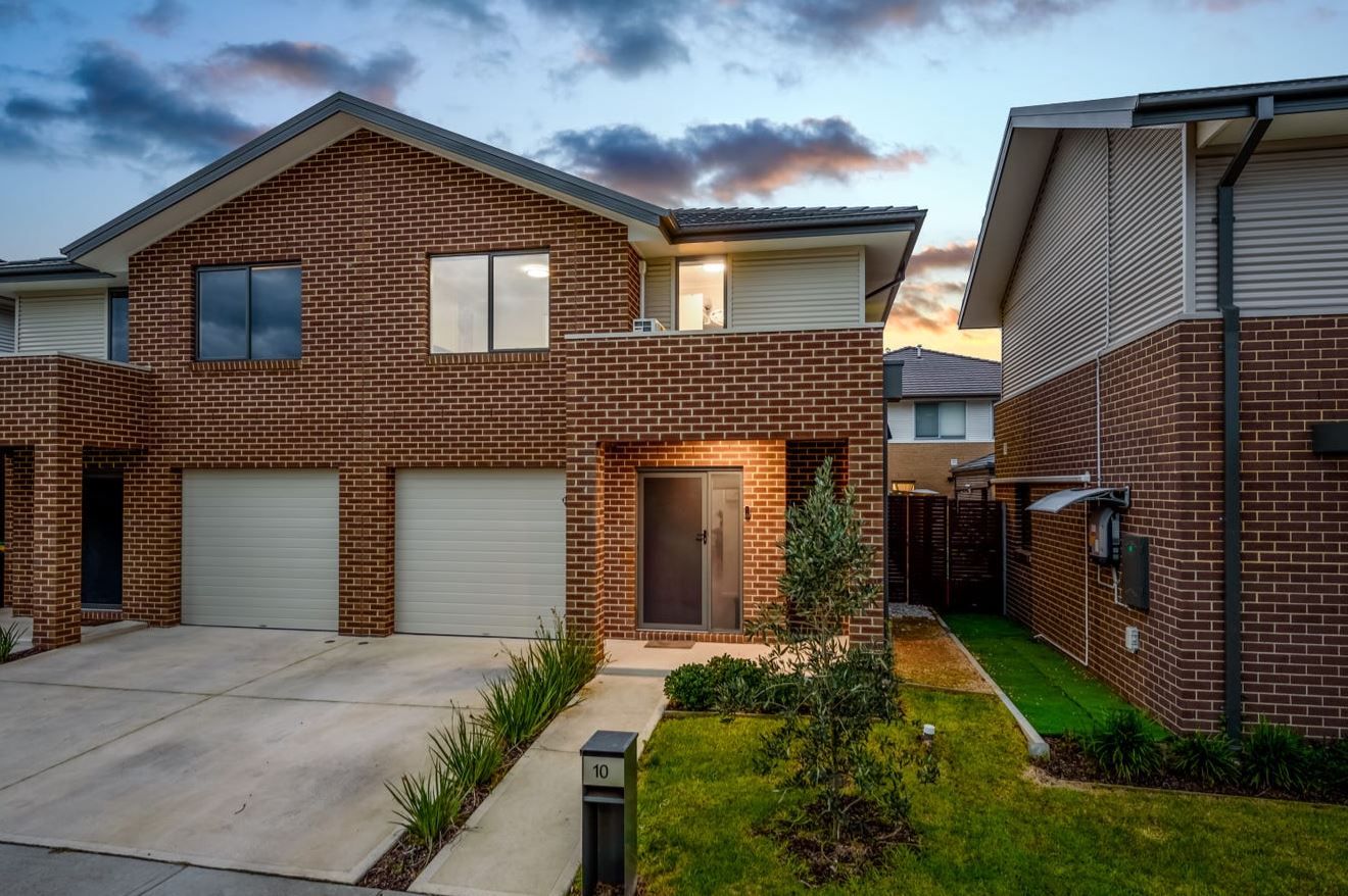 4 bedrooms House in 10 Village Crescent WESTMEADOWS VIC, 3049