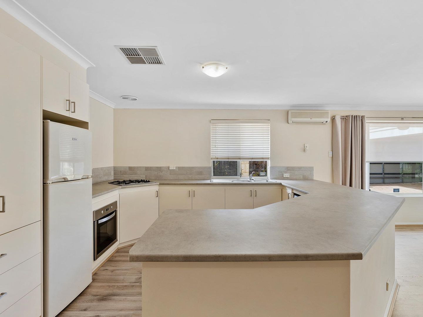 3 ANTIBES COURT, Mindarie WA 6030, Image 1