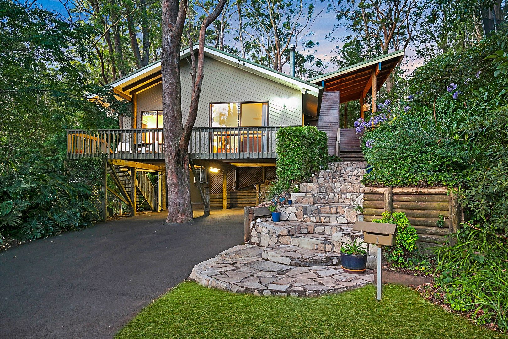 1 Roderic Court, Mount Lofty QLD 4350, Image 2