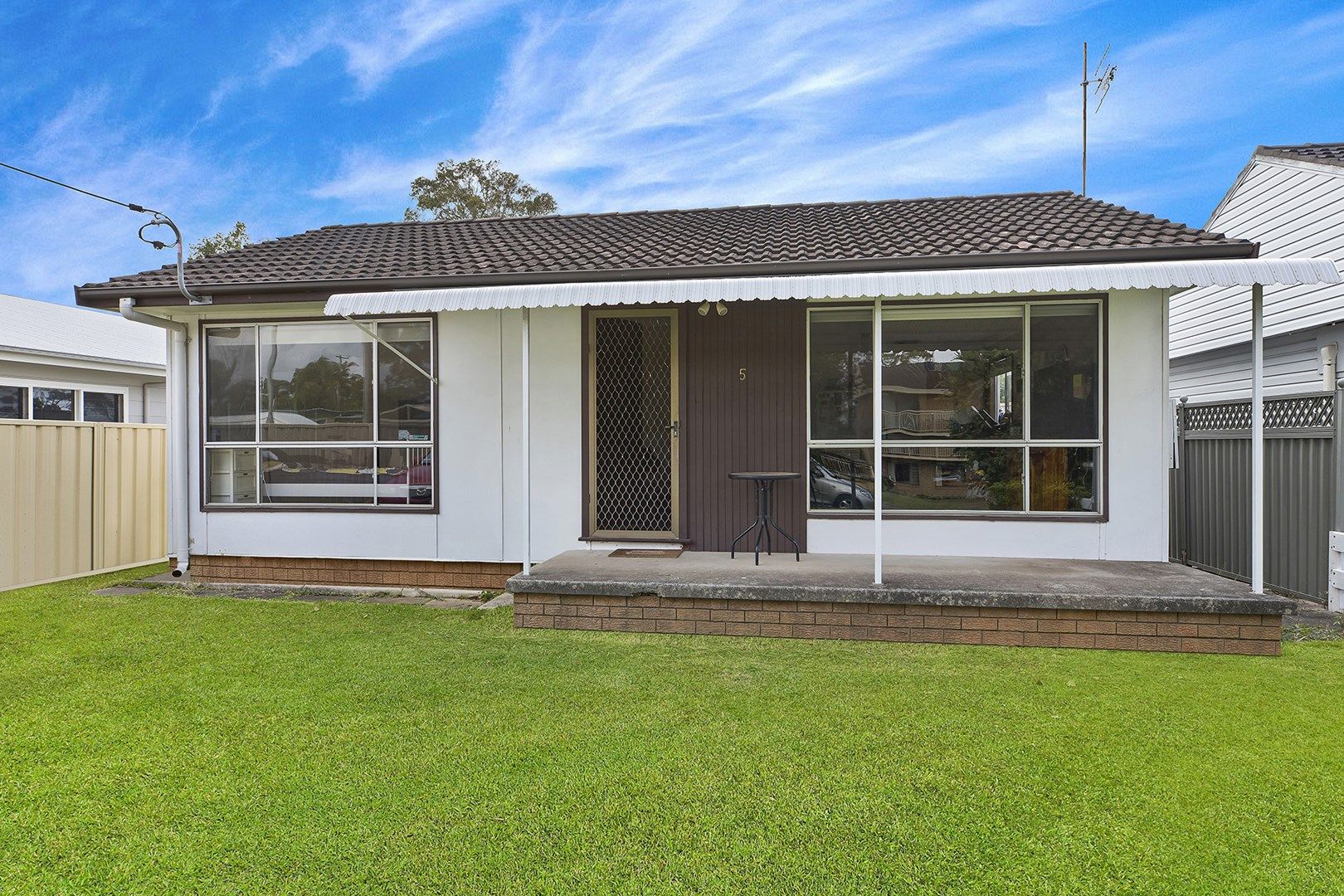 2 bedrooms House in 5 Tosca Drive GOROKAN NSW, 2263