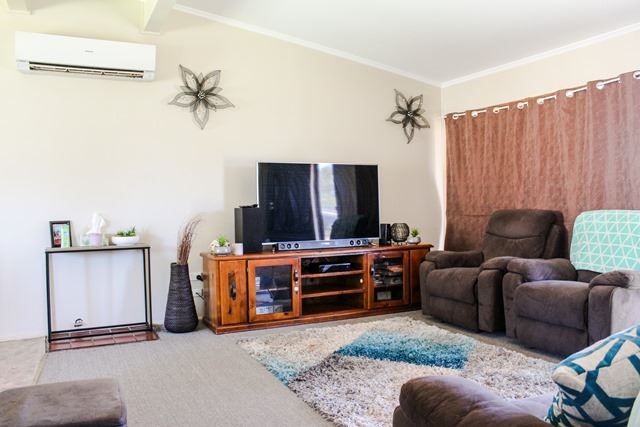 2 Fletcher Street, Cobar NSW 2835, Image 2