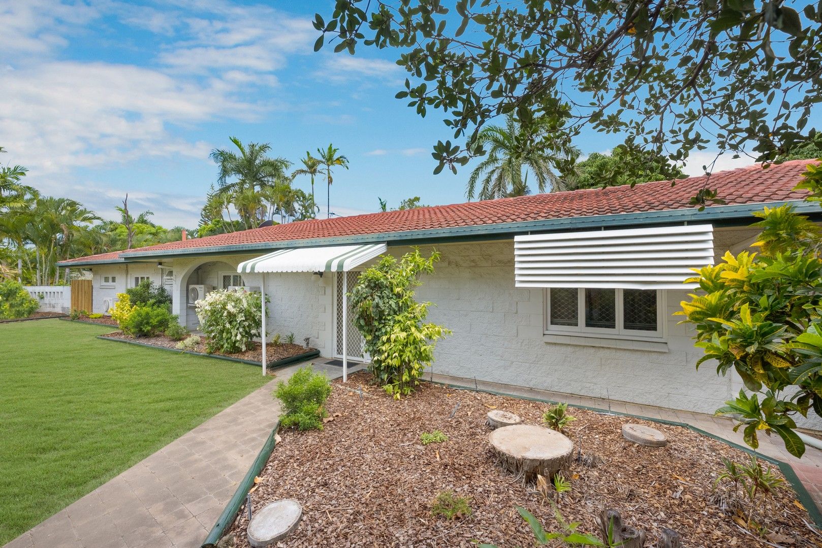 5 bedrooms House in 8 Platt Court CRANBROOK QLD, 4814