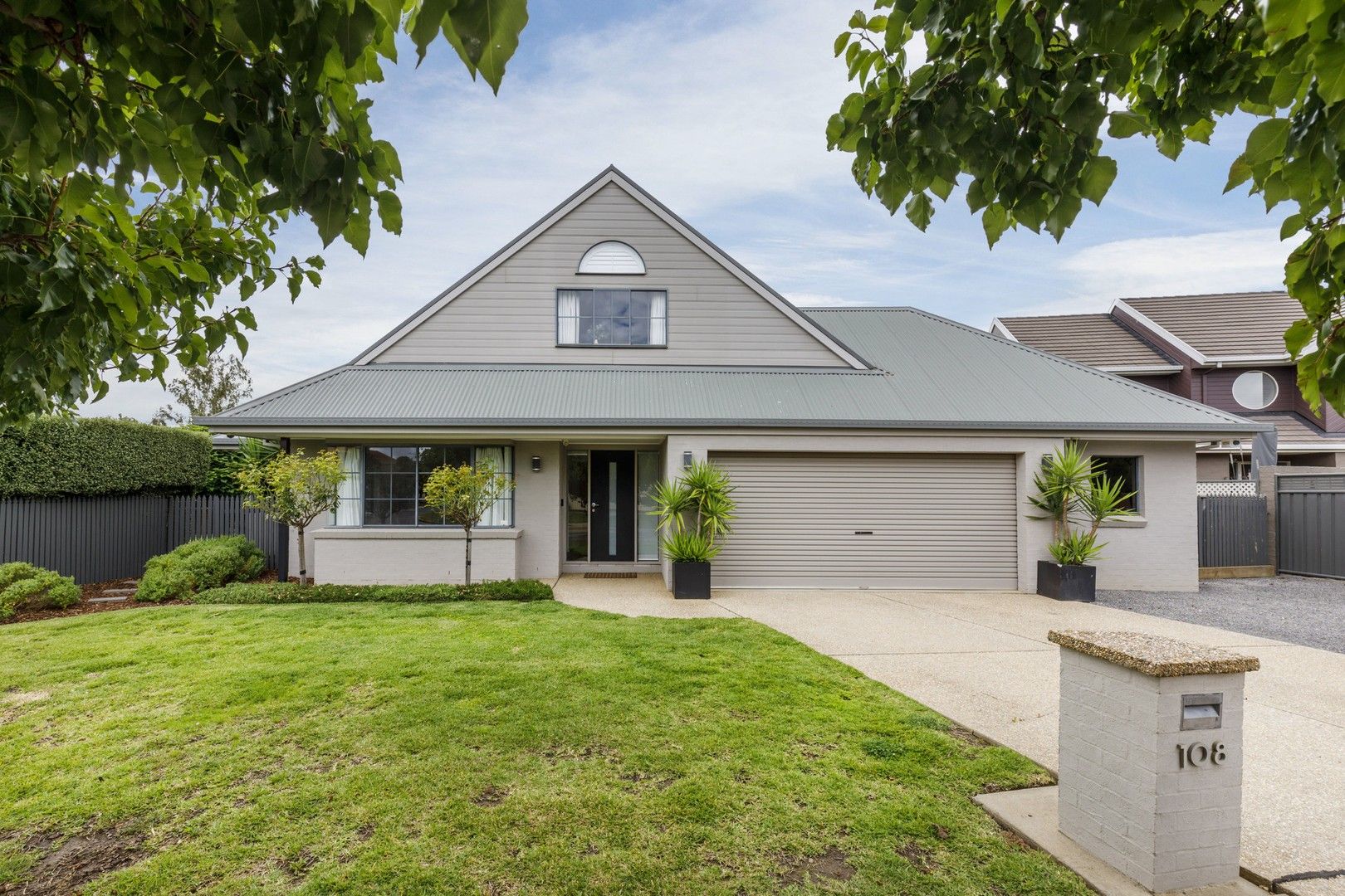 4 bedrooms House in 108 Lexcen Avenue NICHOLLS ACT, 2913