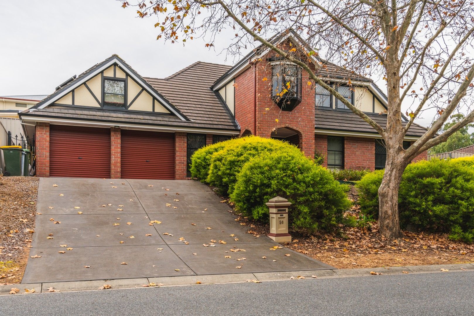 5 bedrooms House in 56 Estate Drive FLAGSTAFF HILL SA, 5159