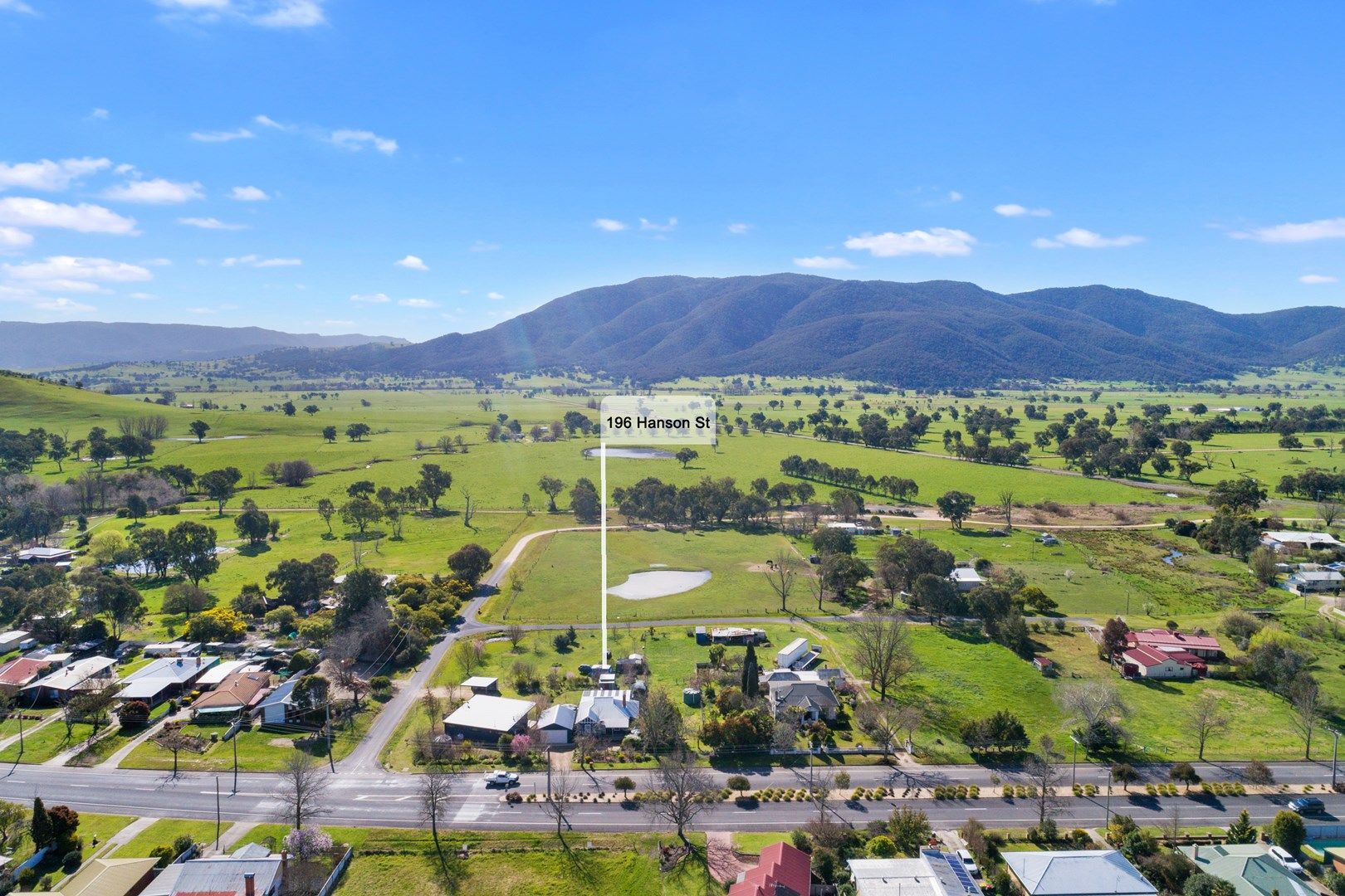 196 Hanson St, Corryong VIC 3707, Image 2