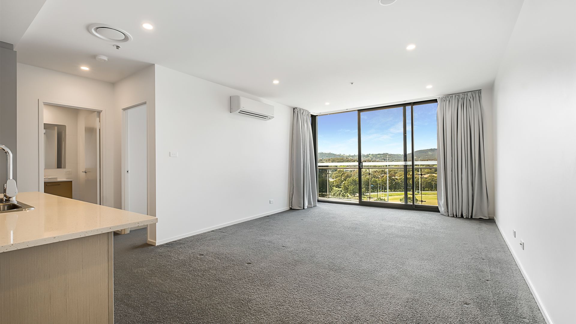 221/7 Irving Street, Phillip ACT 2606, Image 2