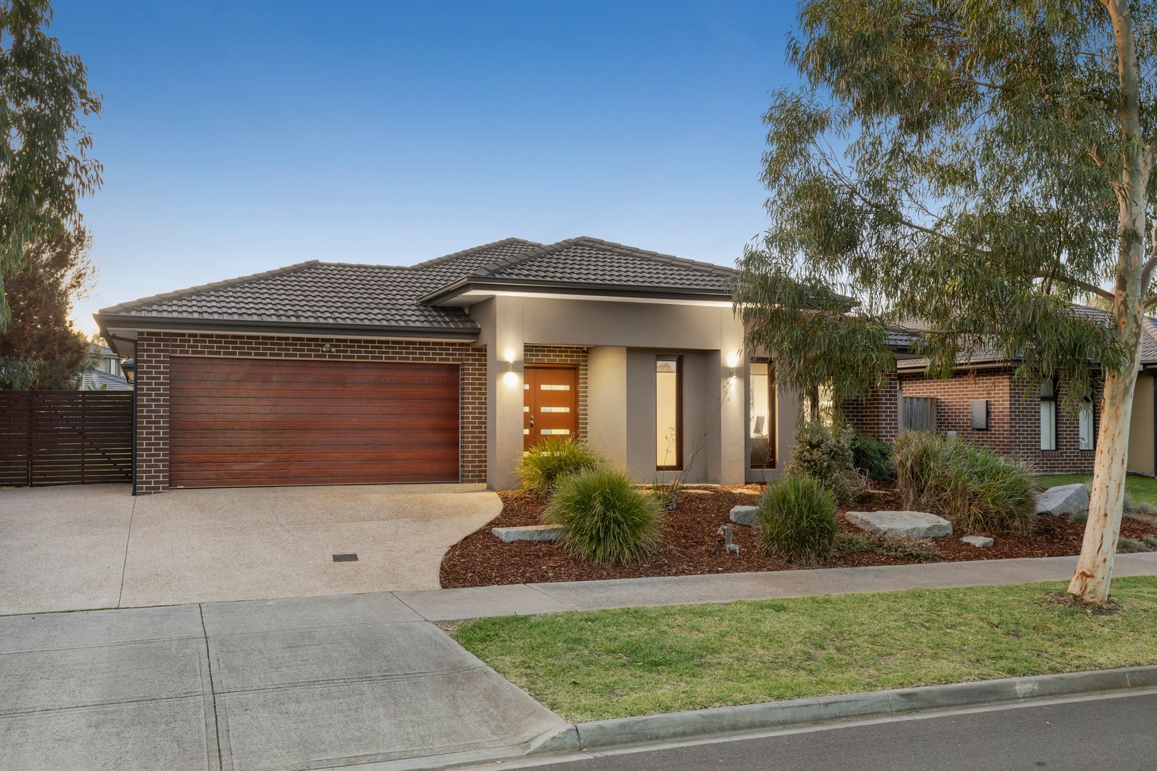 33 Coulthard Crescent, Doreen VIC 3754