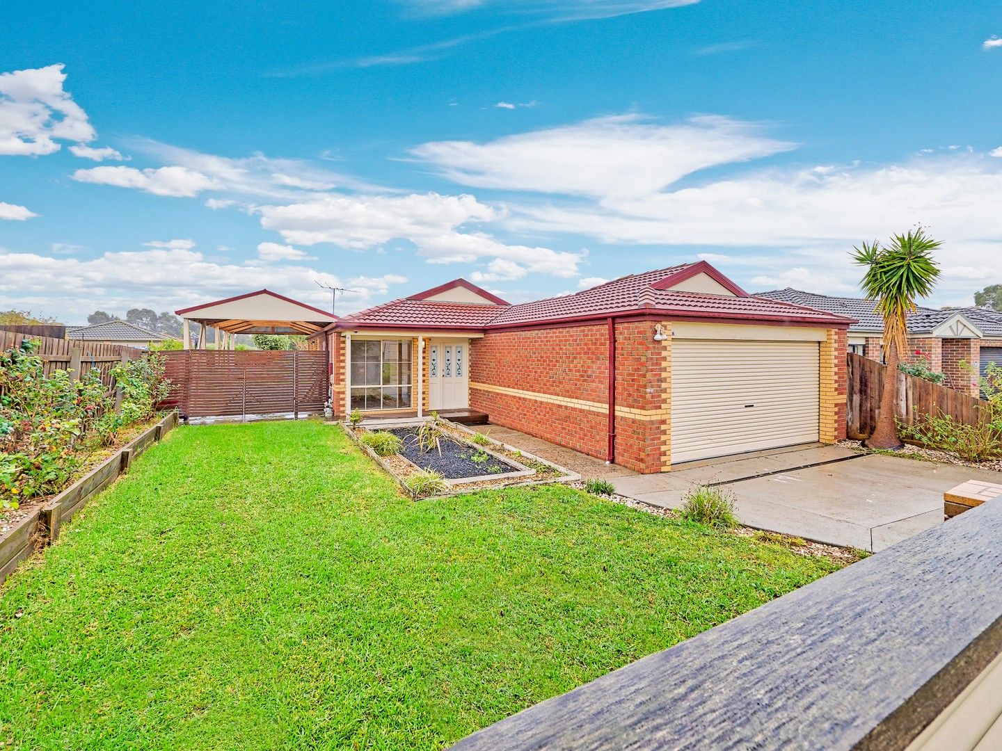 63 Scarborough Avenue, Cranbourne West VIC 3977, Image 0