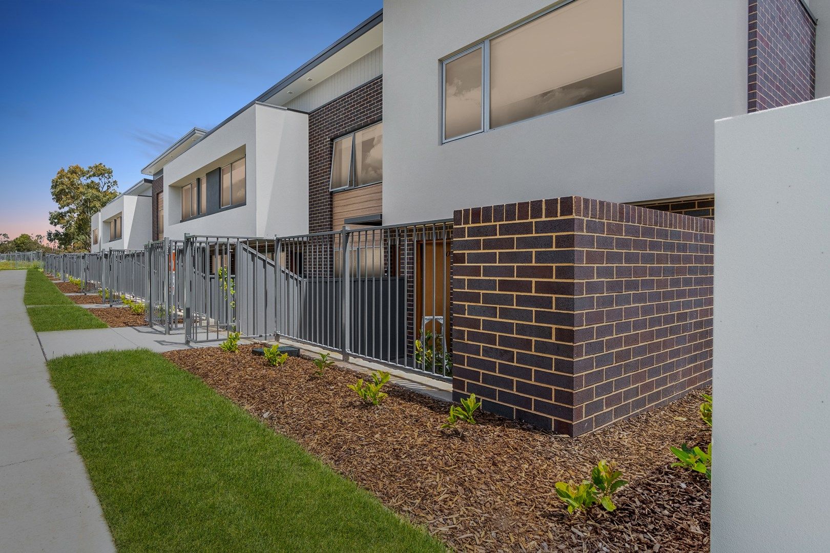 2 bedrooms Townhouse in 4/10 Ellison Harvie Close GREENWAY ACT, 2900