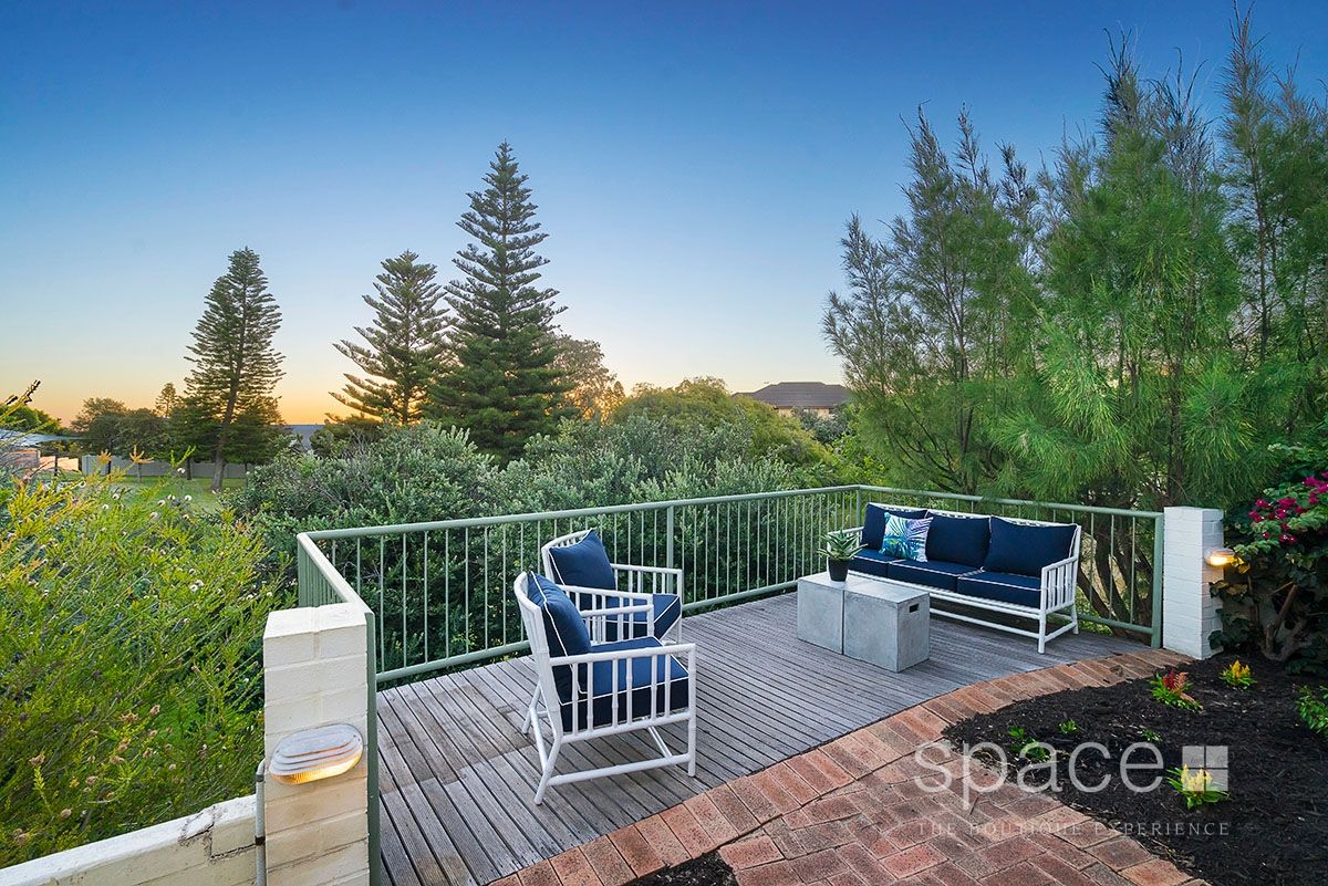 39A Tarongo Way, City Beach WA 6015, Image 2