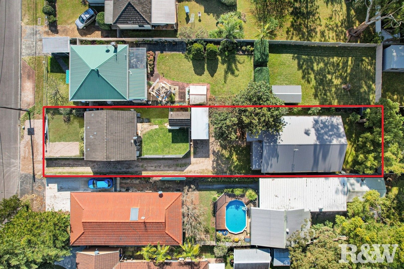 4 bedrooms House in 10 Trafalgar Avenue WOY WOY NSW, 2256