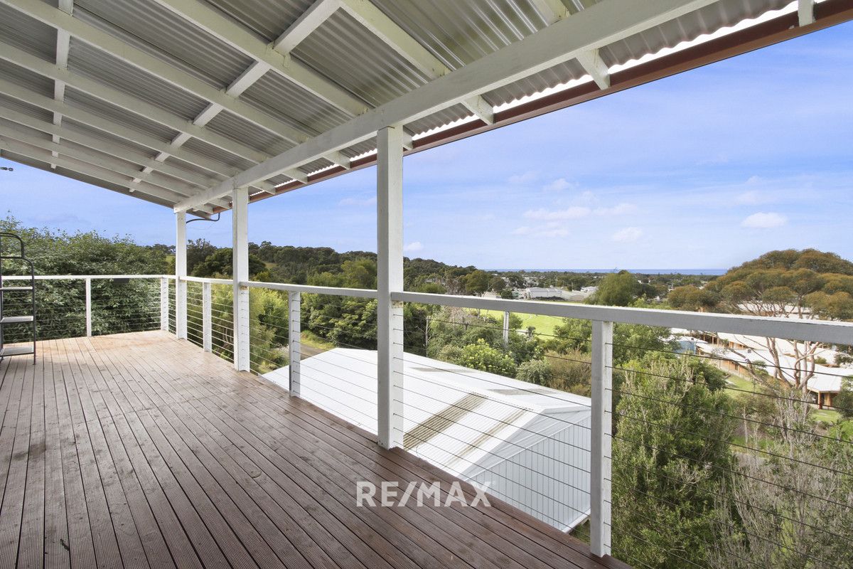 19 Outlook Avenue, Lakes Entrance VIC 3909, Image 2