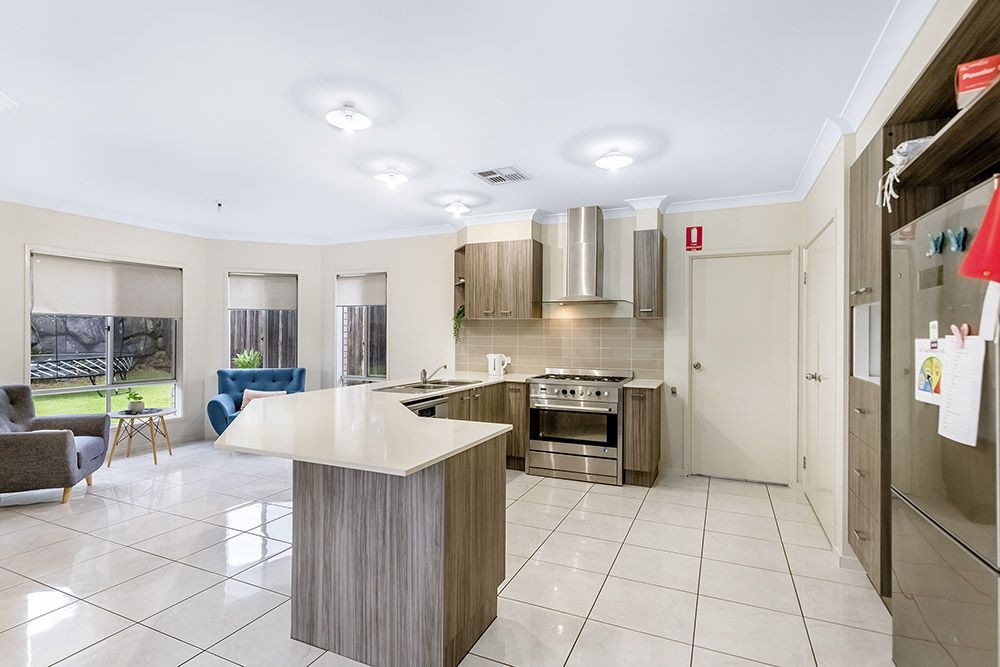 73 Wunburra Circle, Pacific Pines QLD 4211, Image 1