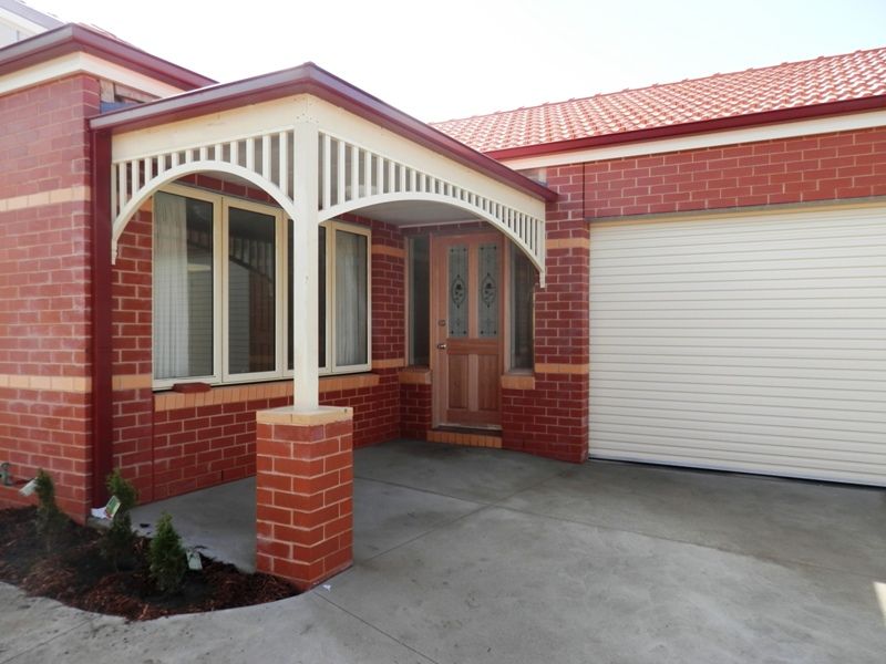 3 bedrooms Apartment / Unit / Flat in 2/3 Pitman Street NEWCOMB VIC, 3219