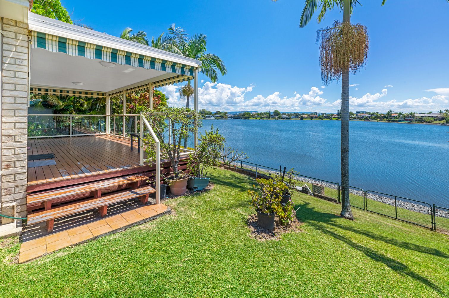 3 bedrooms House in 48 Dipper Drive BURLEIGH WATERS QLD, 4220