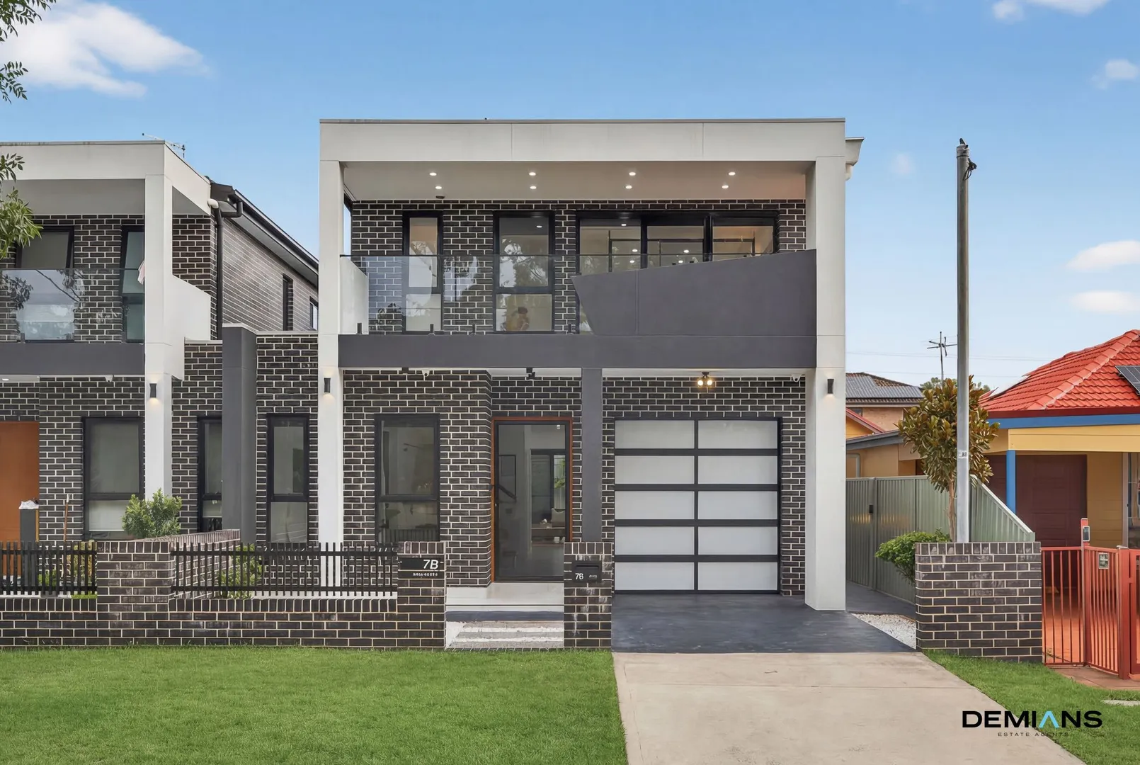 This is 7B Birdwood. This is where quality is understood. Bringing luxury living to Wattle Grove...exactly as it should. – pohled 2