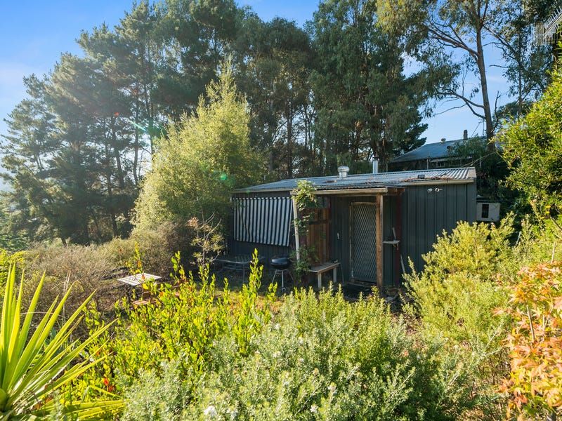 10 Honey Bee Run, Goughs Bay VIC 3723, Image 2