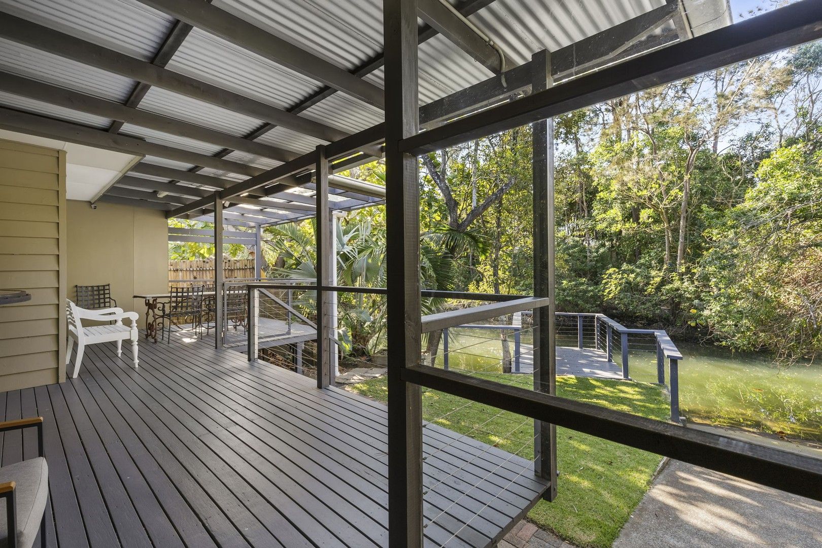 2 bedrooms House in 9 Musgrave Avenue LABRADOR QLD, 4215