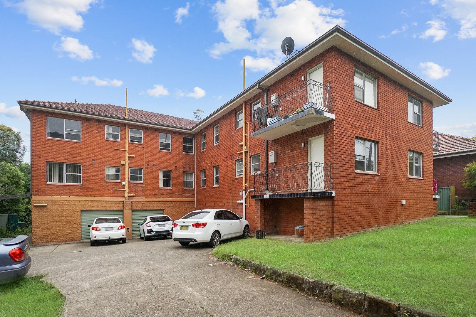 2 bedrooms Apartment / Unit / Flat in 30 Wigram Street HARRIS PARK NSW, 2150