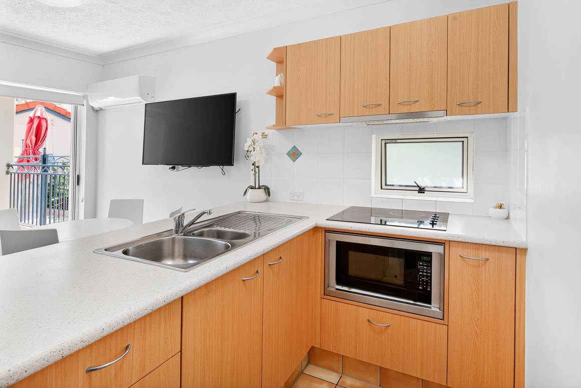 1/21-25 Peerless Avenue Mermaid Beach 4218 - Image 6