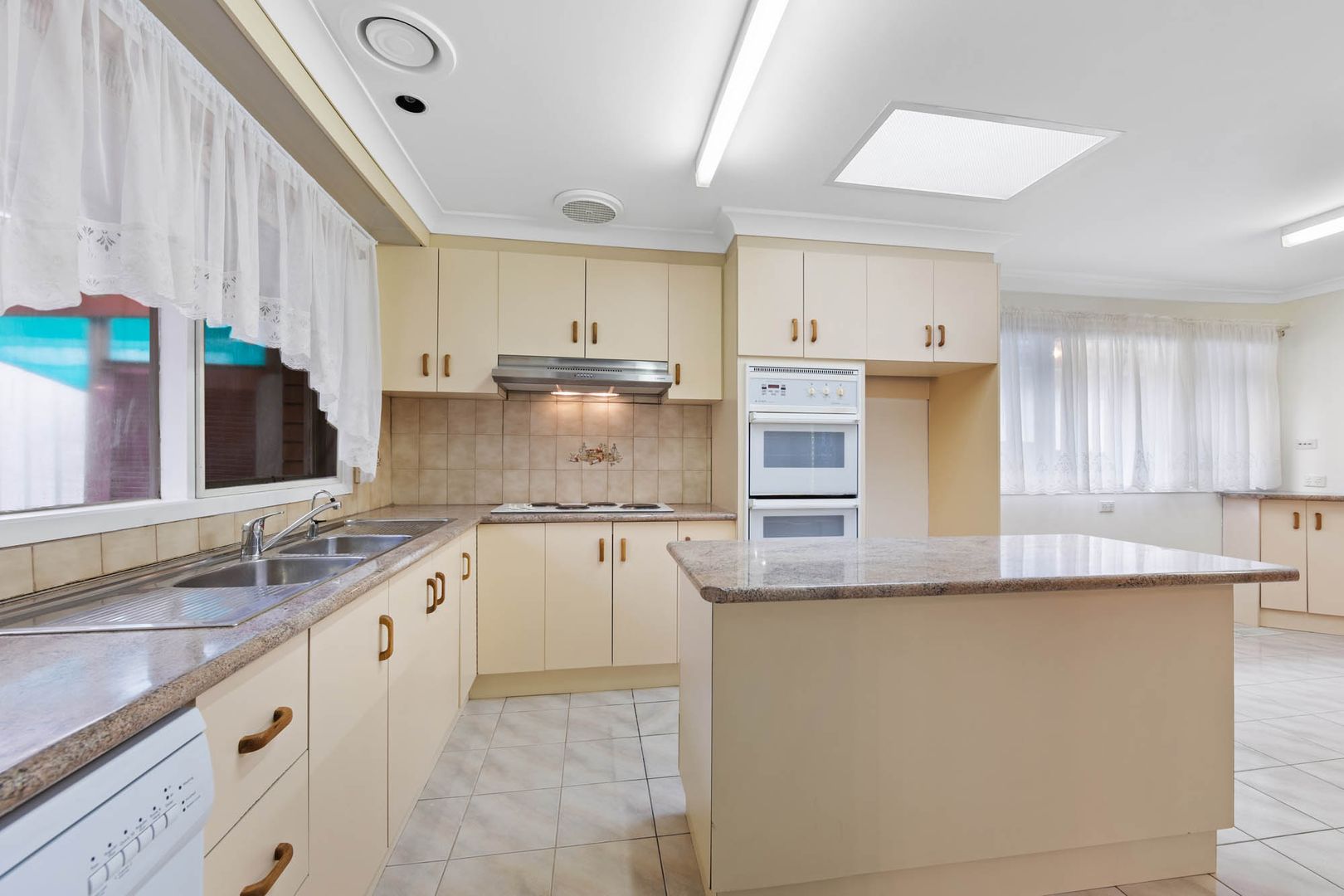 19 Vickers Avenue, Strathmore Heights VIC 3041 House For Rent Domain