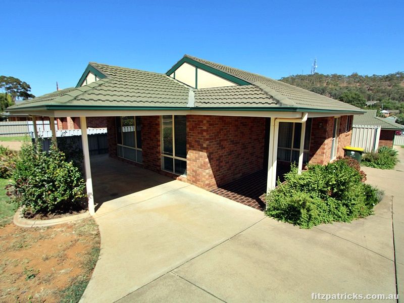 3 bedrooms Apartment / Unit / Flat in 1/14 Kilpatrick Street KOORINGAL NSW, 2650