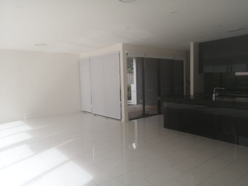 5 bedrooms House in 3 Opperman Drive KELLYVILLE NSW, 2155