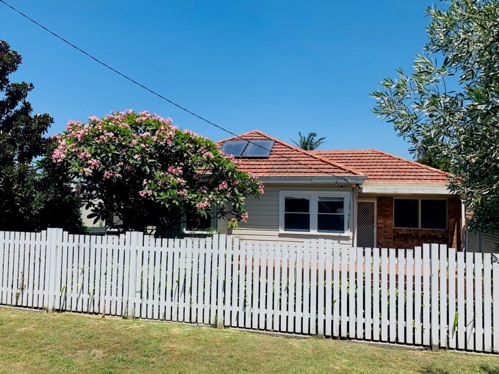 3 bedrooms House in 41 De Vitre Street LAMBTON NSW, 2299