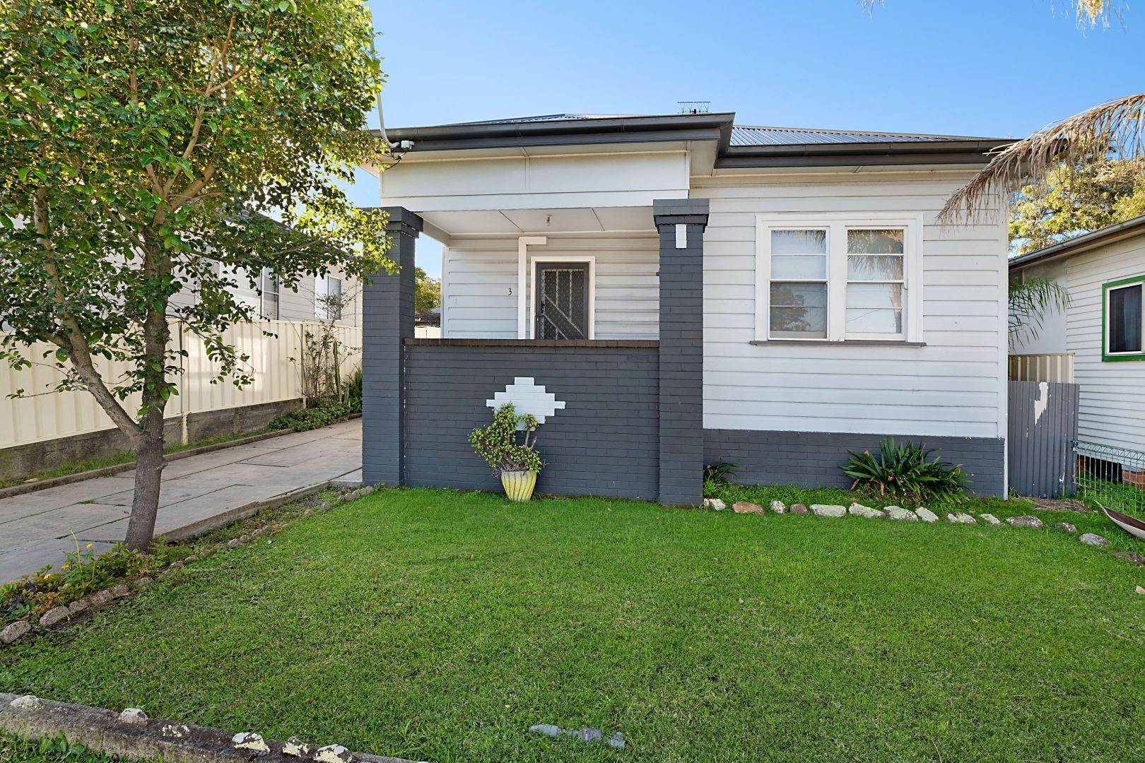 3 Evans Street, Belmont NSW 2280