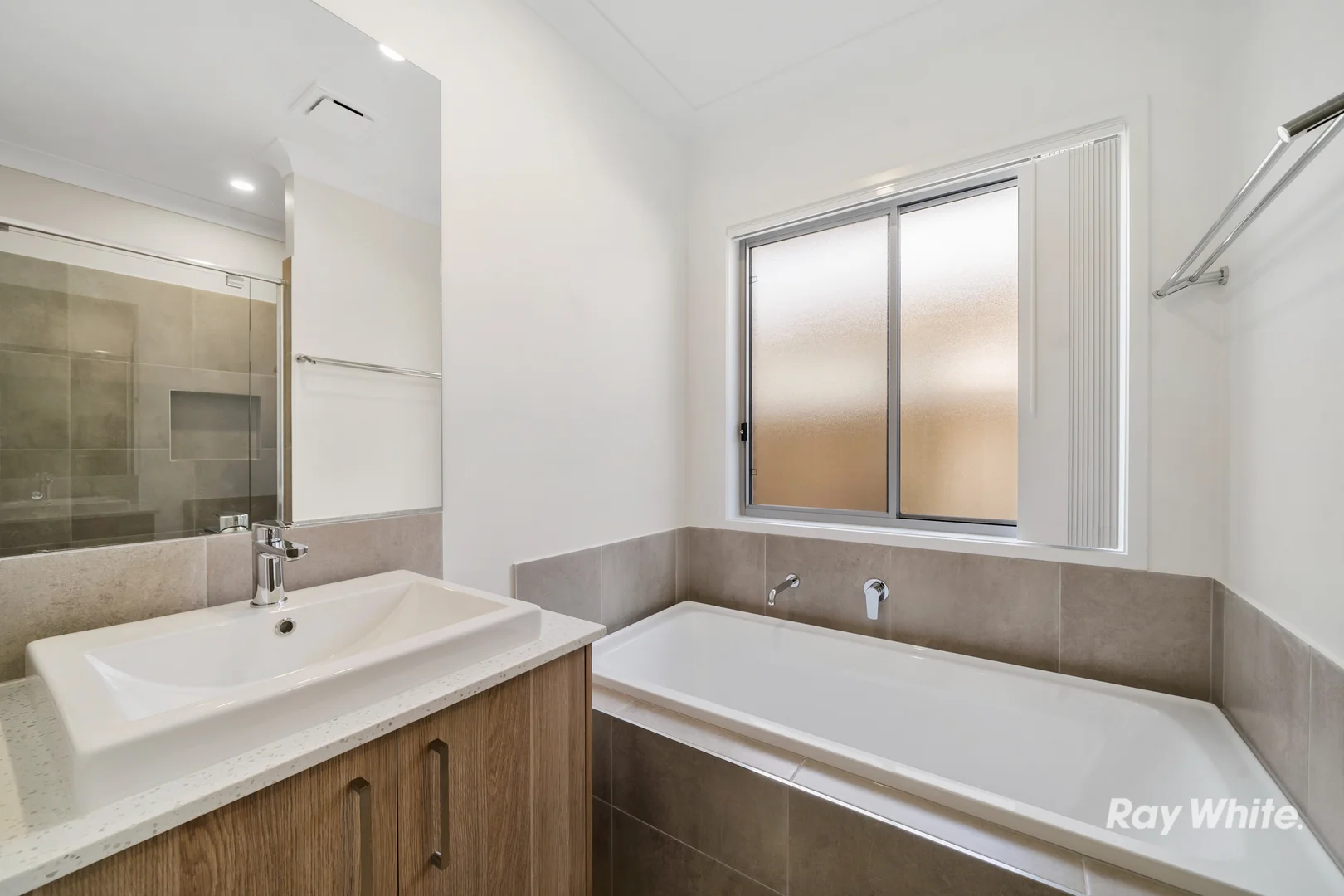 Additional image 12 of 33 John Drive, Collingwood Park QLD 4301