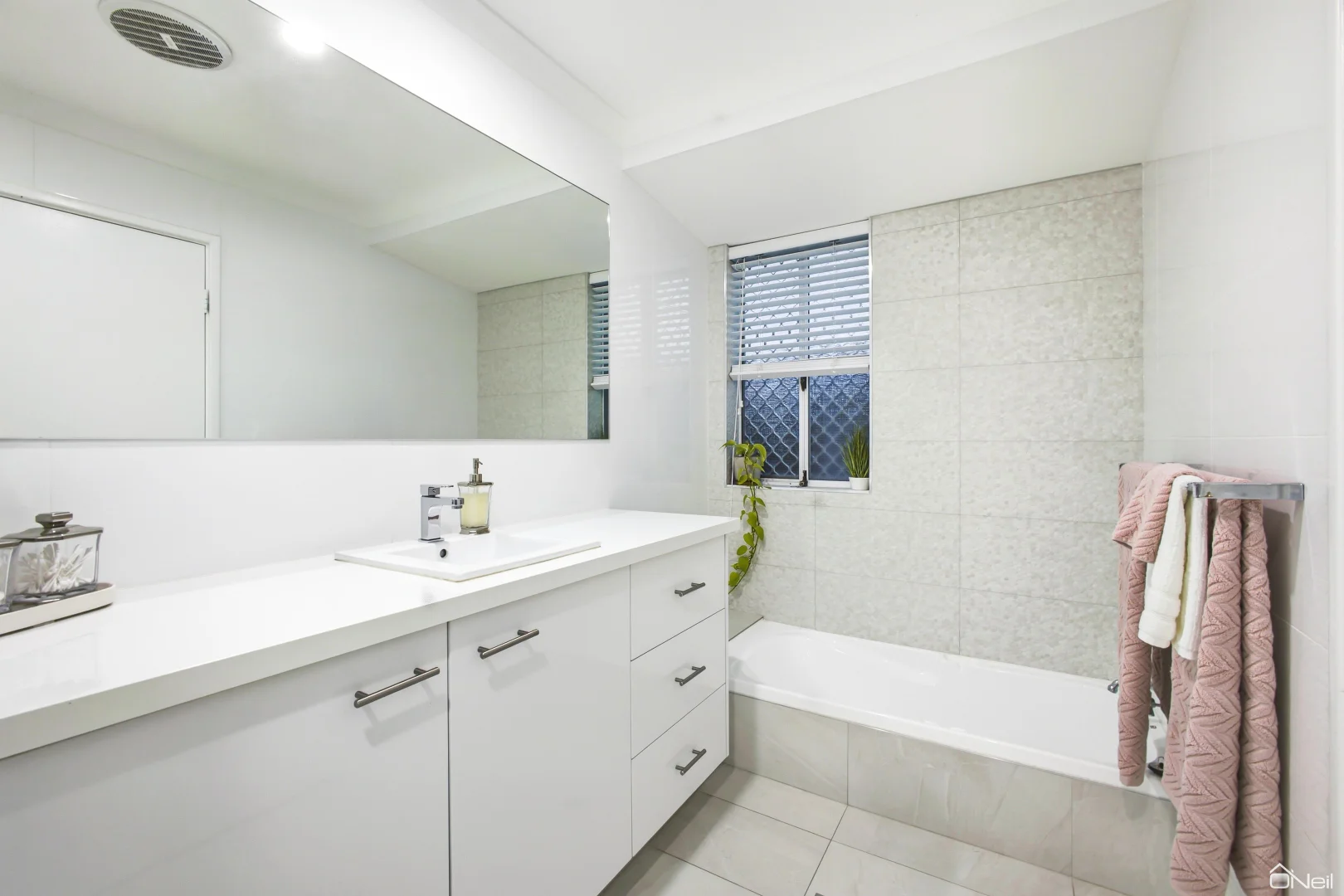 Additional image 8 of 2 Chisholm Circle, Seville Grove WA 6112