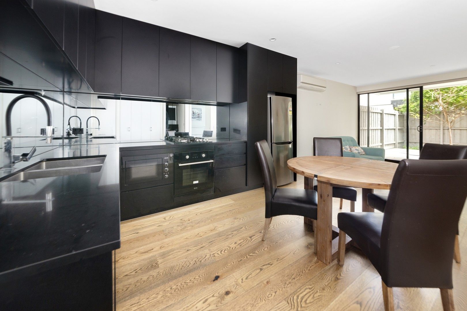 2 bedrooms Apartment / Unit / Flat in 10/16 Etna Street GLEN HUNTLY VIC, 3163