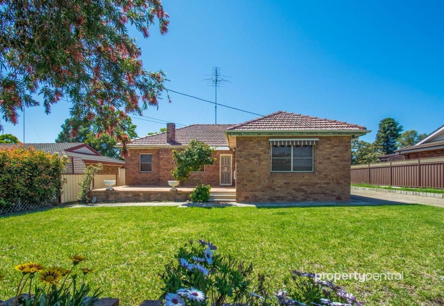 3 bedrooms House in 60 Racecourse Rd SOUTH PENRITH NSW, 2750