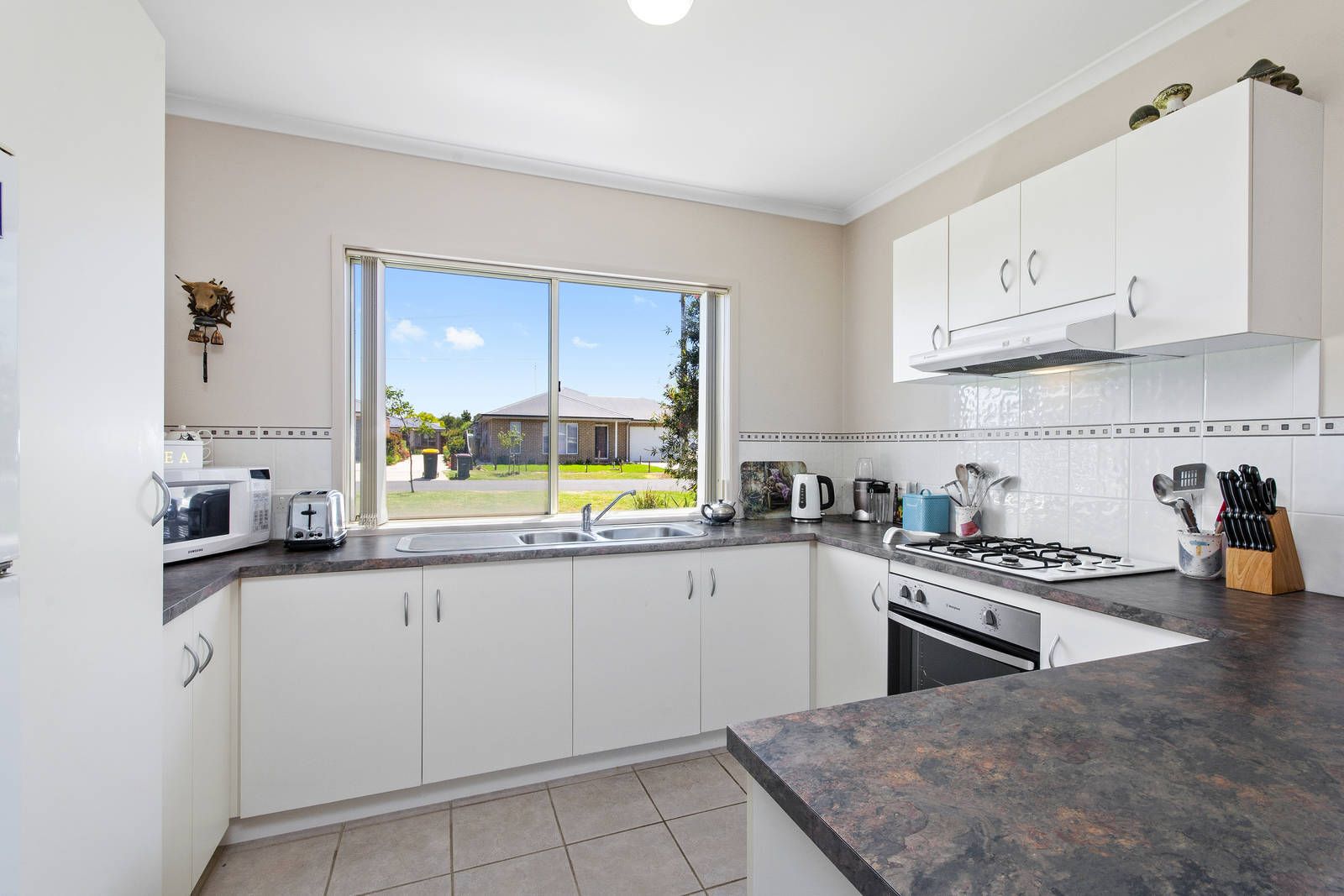 1/8 Dennys Court, Grovedale VIC 3216, Image 2
