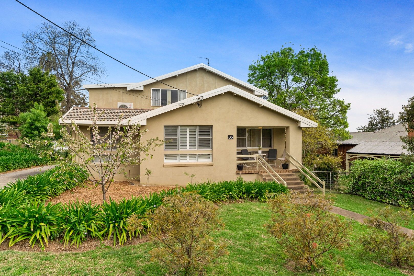 5 bedrooms House in 35 Macassar Street COWRA NSW, 2794