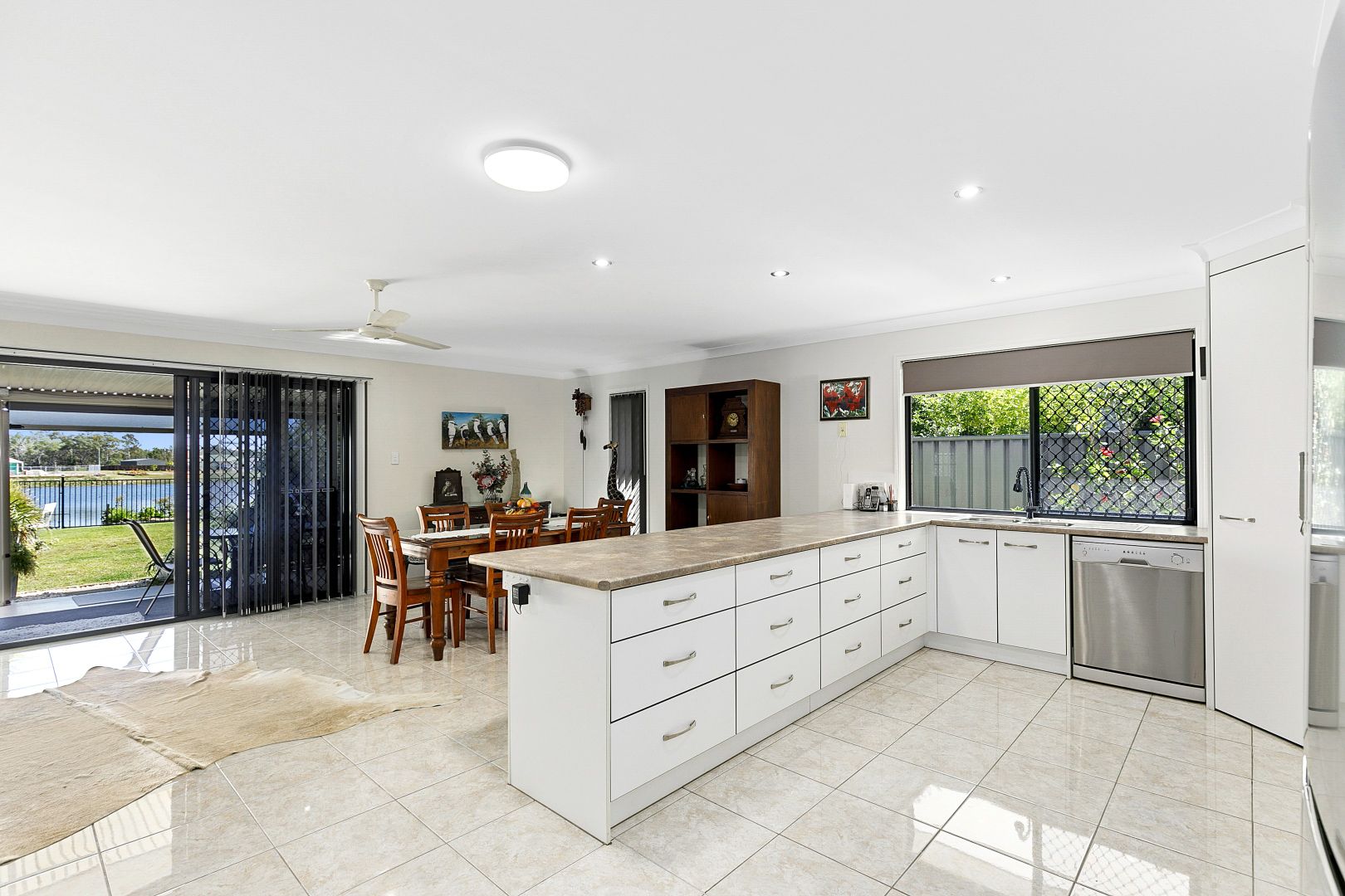 63 Beach Drive, Burrum Heads QLD 4659, Image 2