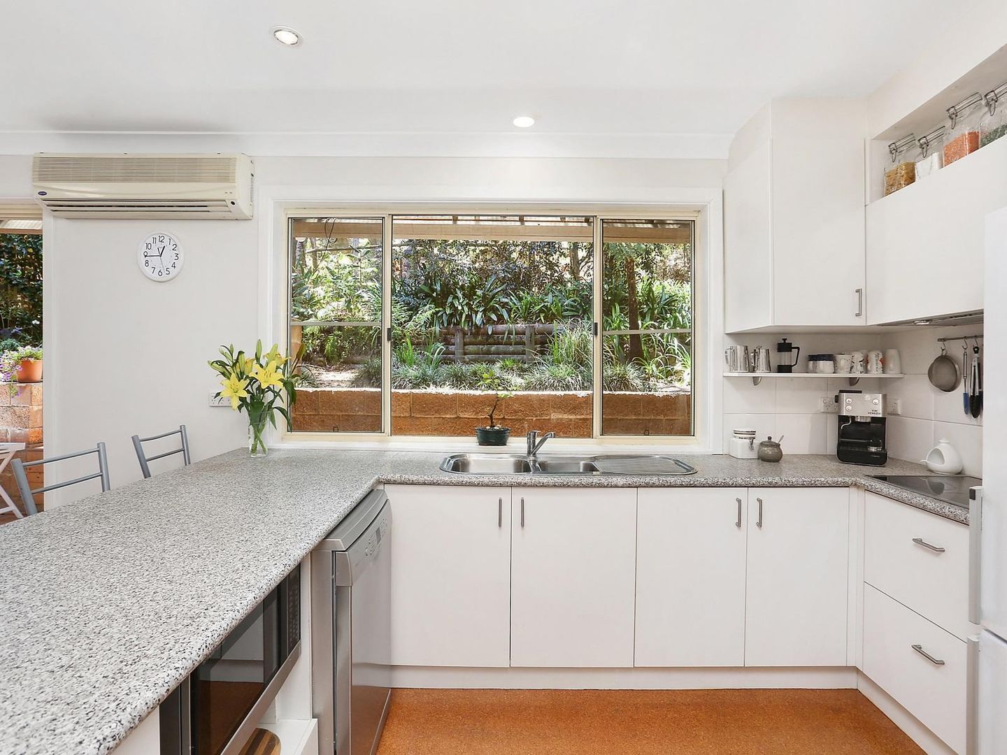 22 Peter Close, Hornsby Heights NSW 2077, Image 2