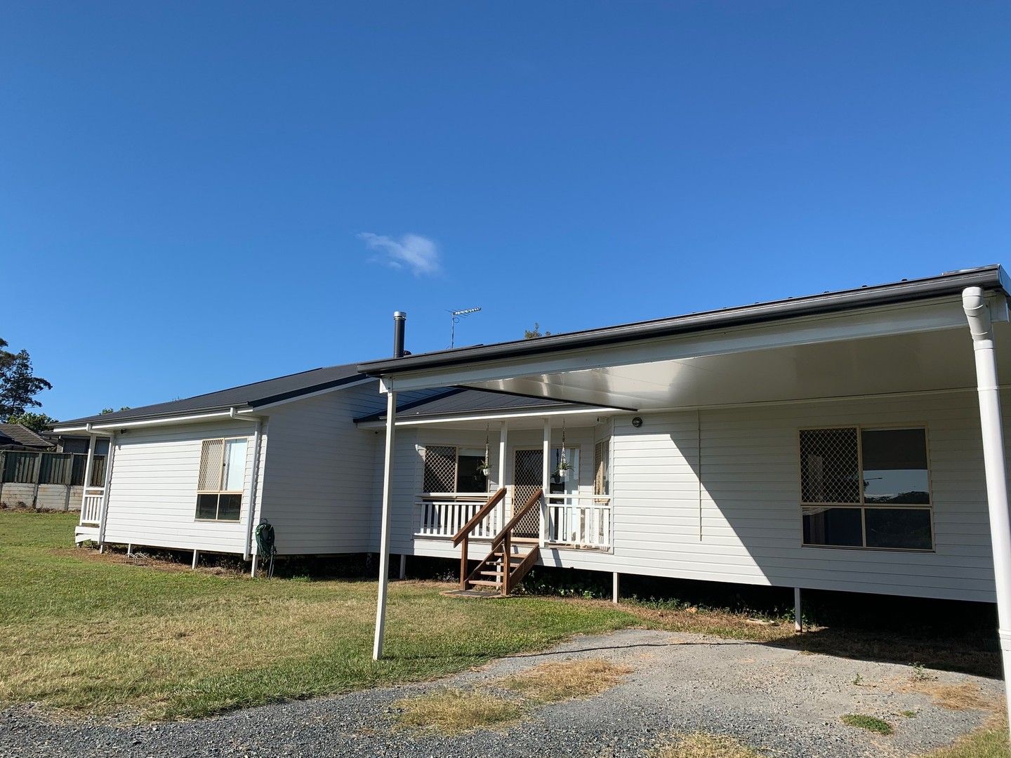 4 bedrooms House in 289 Cleveland Redland Bay Road THORNLANDS QLD, 4164