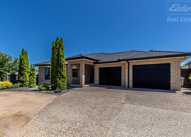 17 Donoghoe Crescent, Queanbeyan East NSW 2620