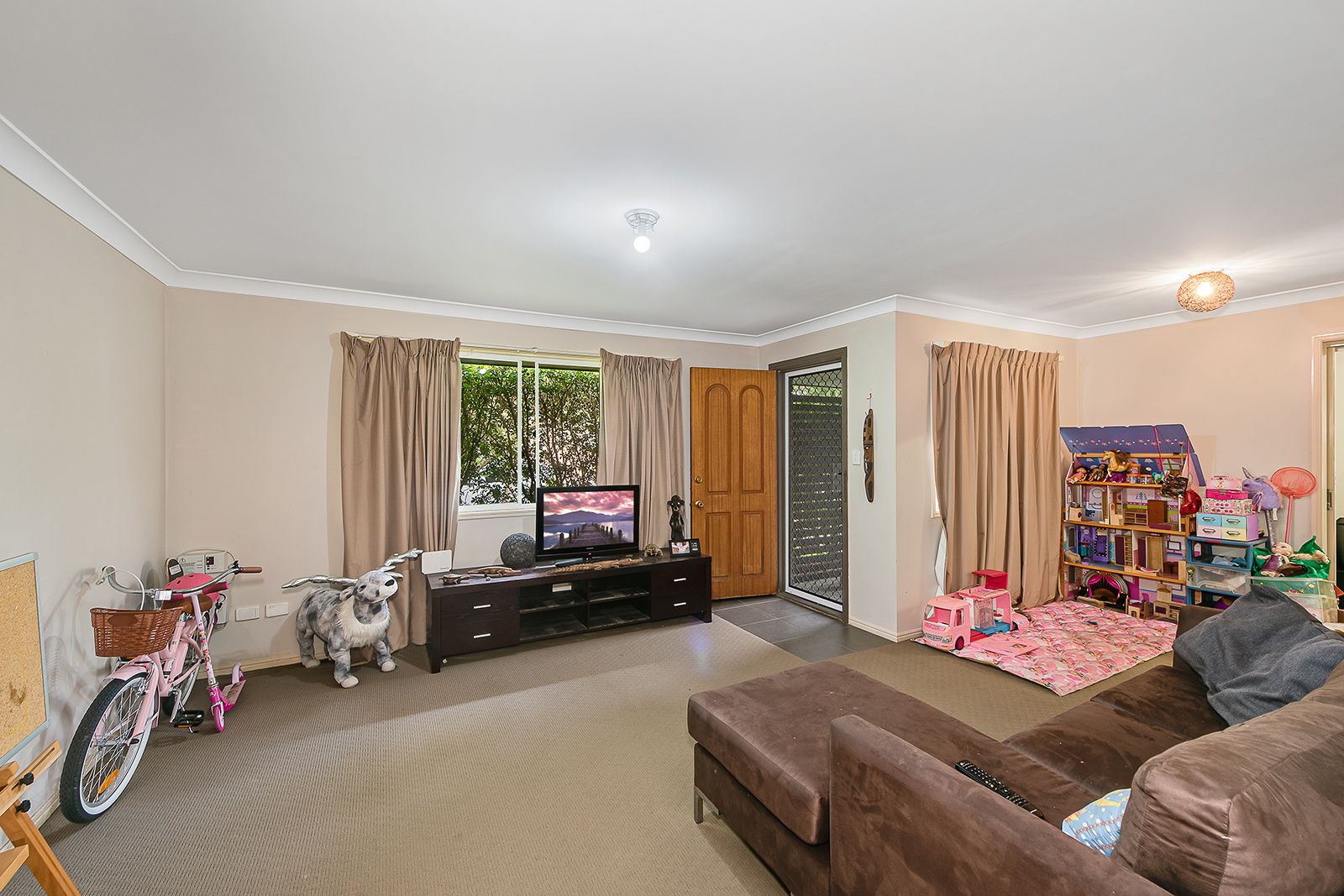 207 Dorville Road, Carseldine QLD 4034, Image 2