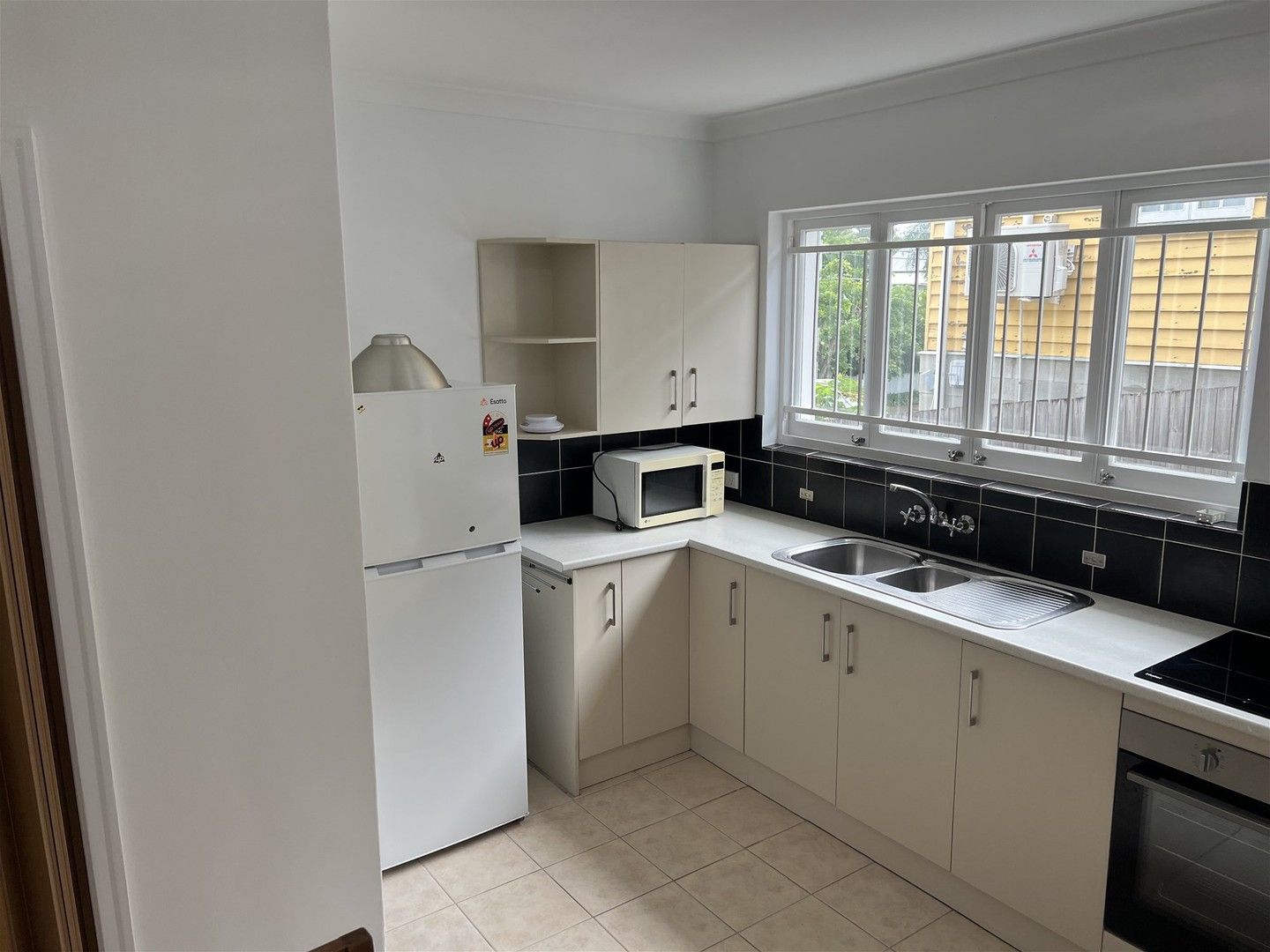 1 bedrooms Apartment / Unit / Flat in 1/9 Victoria Terrace ANNERLEY QLD, 4103