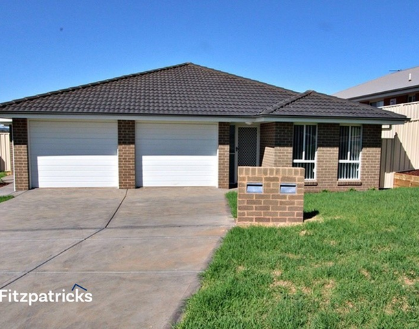 36 Ross Parkway, Gobbagombalin NSW 2650