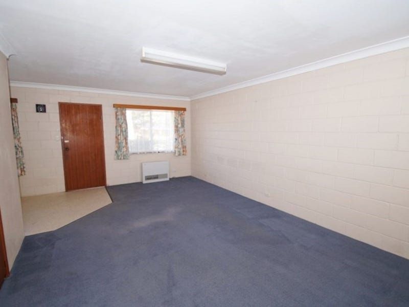 2 bedrooms Apartment / Unit / Flat in 1/4 Bellevue Road ARMIDALE NSW, 2350