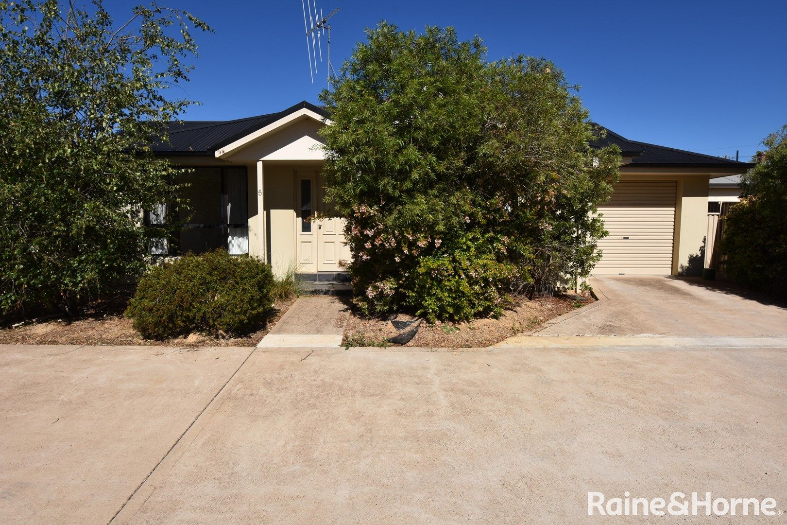 2 bedrooms Apartment / Unit / Flat in 5/93 Margaret Street ORANGE NSW, 2800