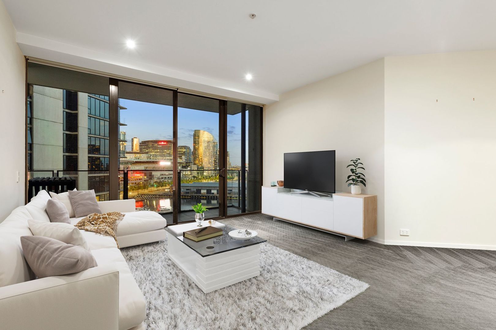 1007/15 Caravel Lane, Docklands VIC 3008