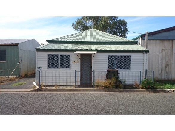 32 Little Barber Street, Gunnedah NSW 2380