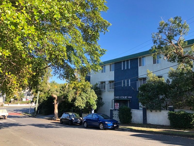 2 bedrooms Apartment / Unit / Flat in 5/694 Logan Road GREENSLOPES QLD, 4120